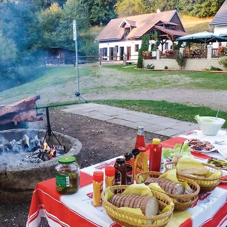 Prázdninový dům Three-bedroom Holiday In